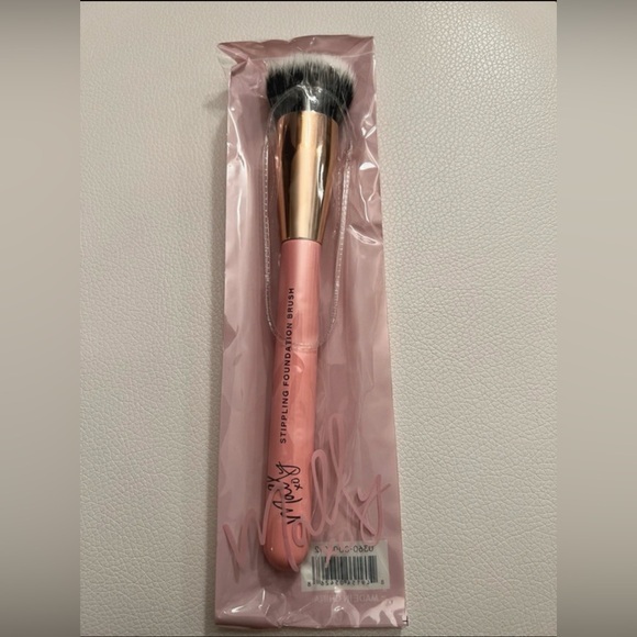 Mally Beauty Other - Mally Beauty Stippling Foundation Brush - New